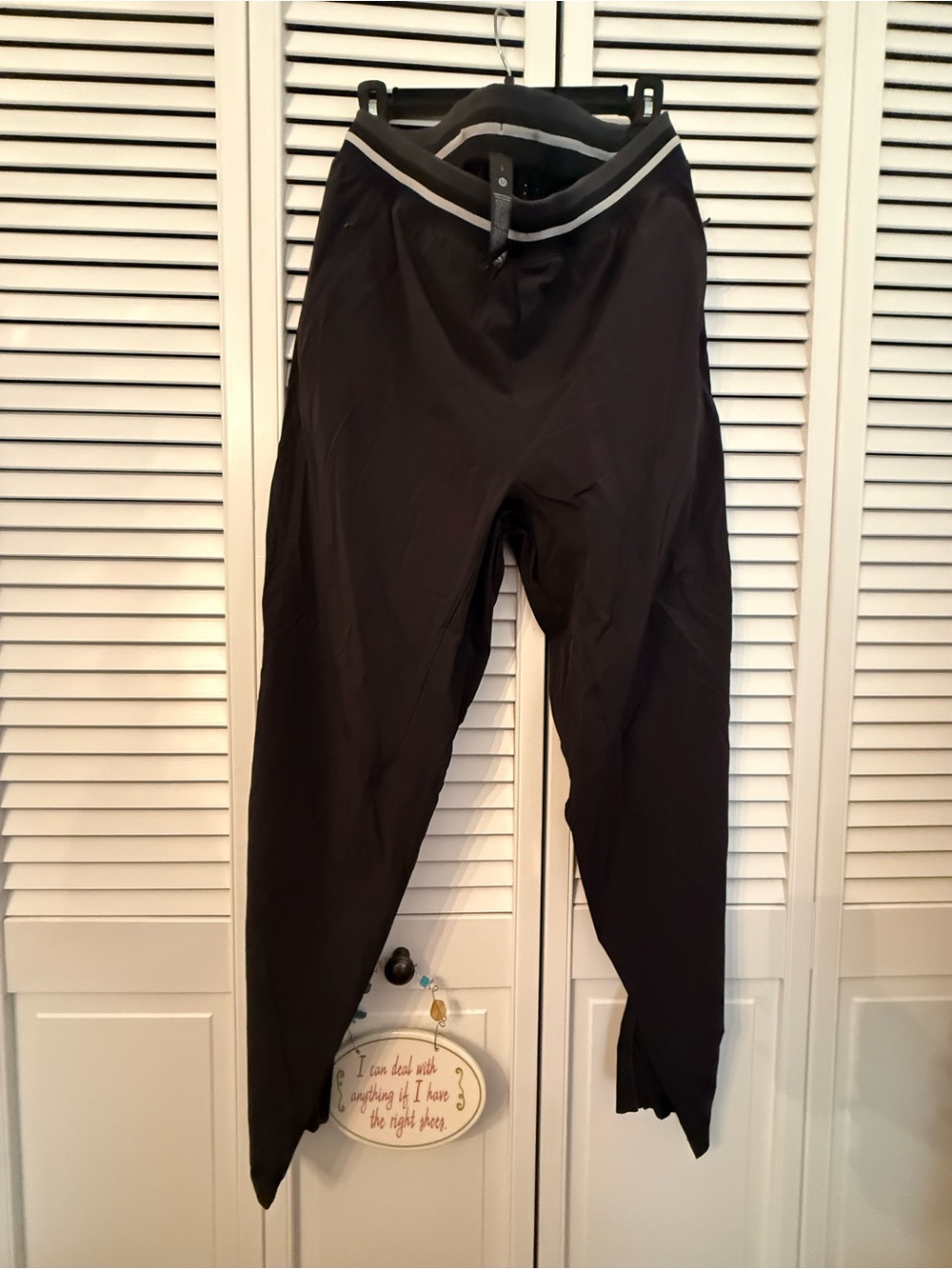 Lululemon Men's Run State Joggers contrast-tipped stripe along the waistband L